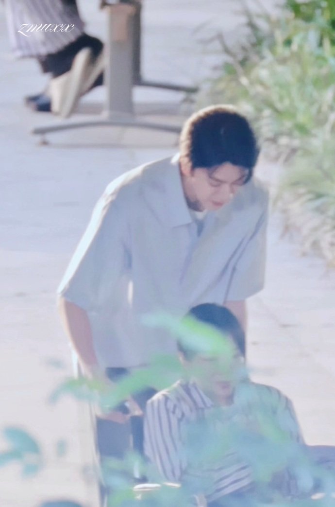 林一纯手搓拼豆 谁还没看林一搓拼豆我都会伤心的OK？真的被他笑发财了，别人用夹子
