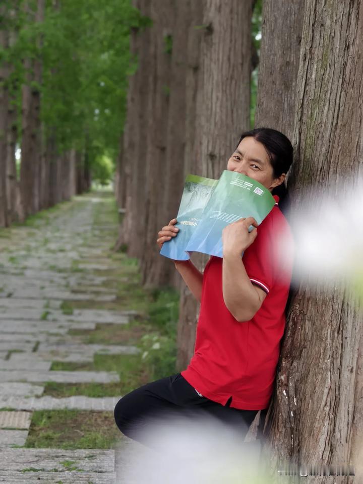 旅游千万不要结伴而行，随便和什么关系的人。哪怕是夫妻，哪怕是情人，哪怕是知己，哪