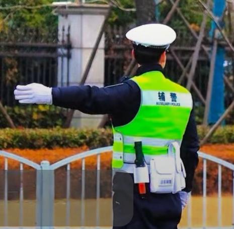 2026年辅警工资改革本身未直接改变招录门槛，但与之配套的身份转变、入编通道优化