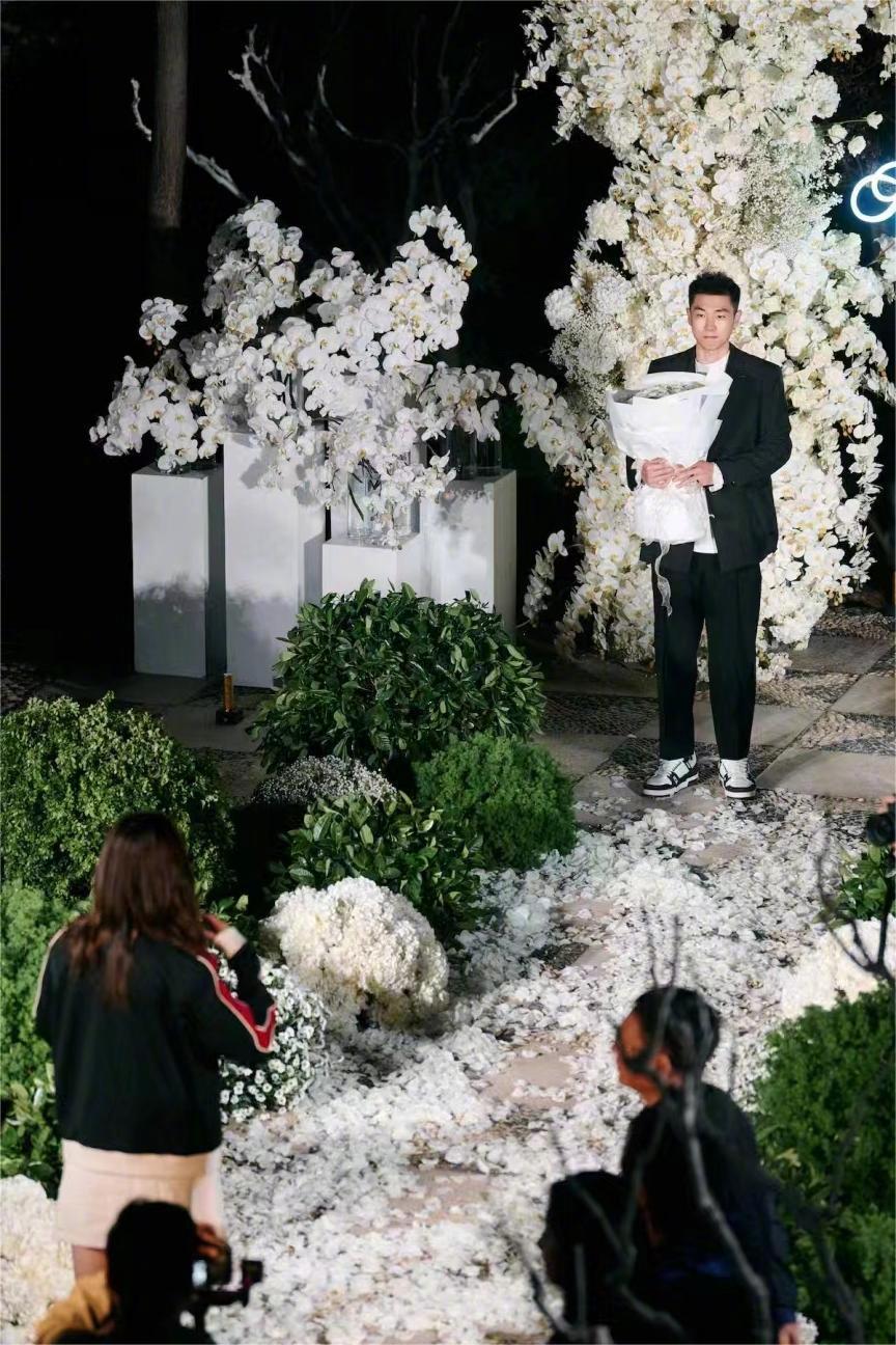 #山东人求婚能有多硬核# 山东男人男德班山东男人是集体报了男德补习班吗？怎么又体