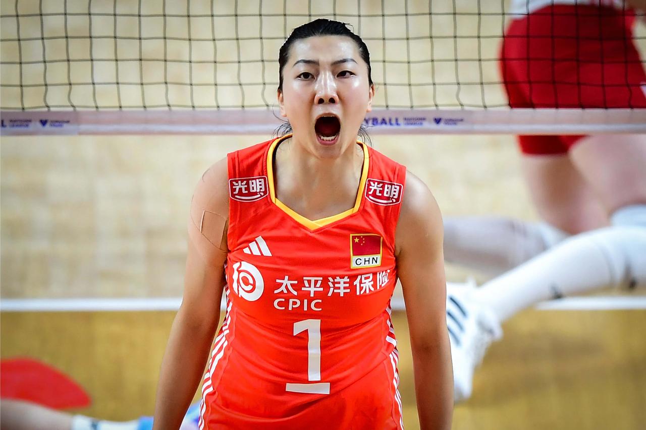 袁心玥最高分！中国女排3-0波兰女排，个人数据：

1、袁心玥16分，16扣12