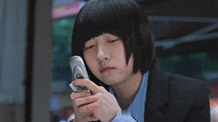 生逢其时一款新型的眼泪拌饭 谁懂关晓彤吃面的这场戏啊！满屏的心酸和委屈。高考落榜