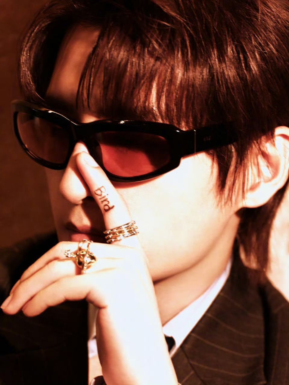 张远连夜闪现超级巅峰之夜张远我是谁我在哪张远也太拼了！苏州演唱会刚落幕，凌晨两点