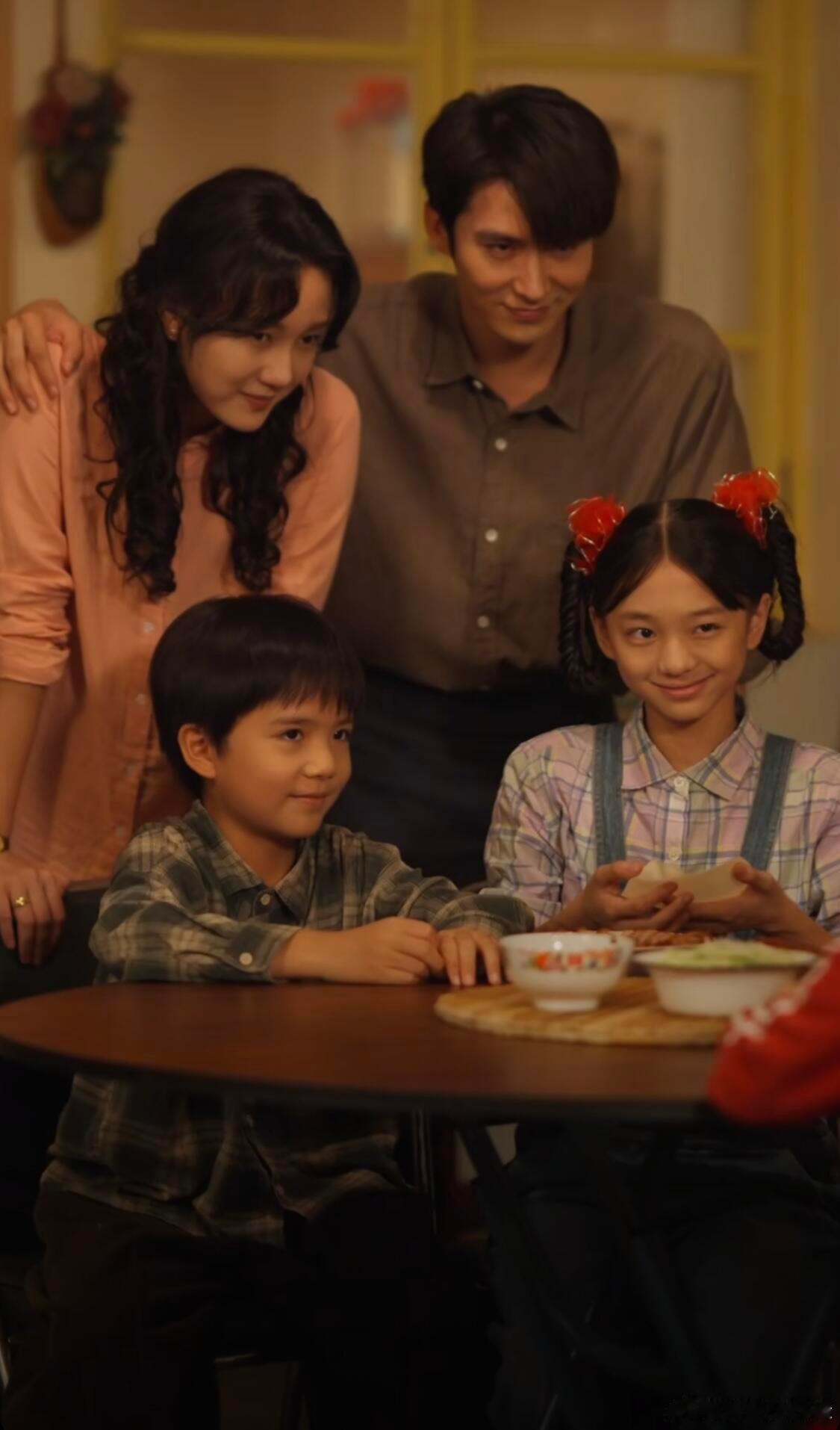 家里家外又来赚我的眼泪了晓艳那碗五个蛋的面谁懂，从小缺爱的女孩子，终于被人用细节