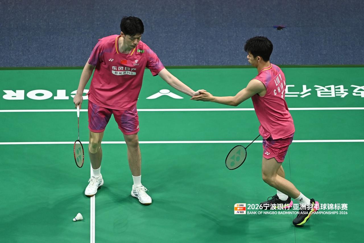 2026年亚洲羽毛球锦标赛男双首轮，陈柏阳/刘毅 21-13、21-16 横扫日