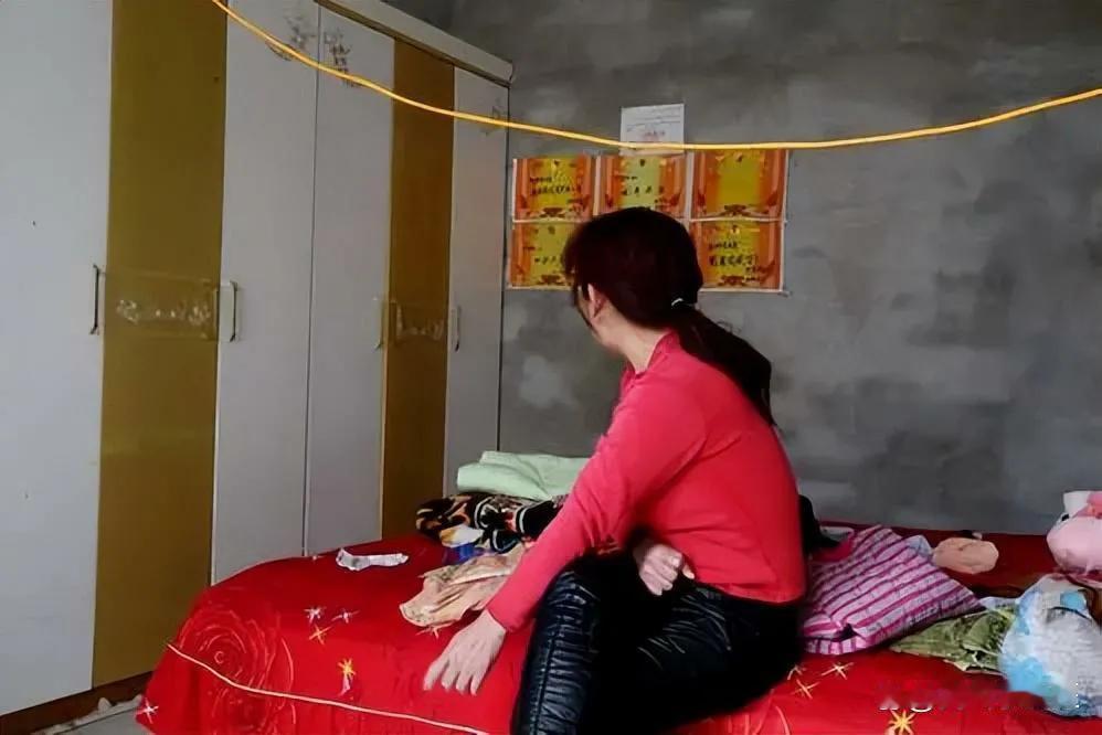 现在在农村里，什么人最吃香，肯定是留守夫男了。
这样的男人因为这样或者那样的原因