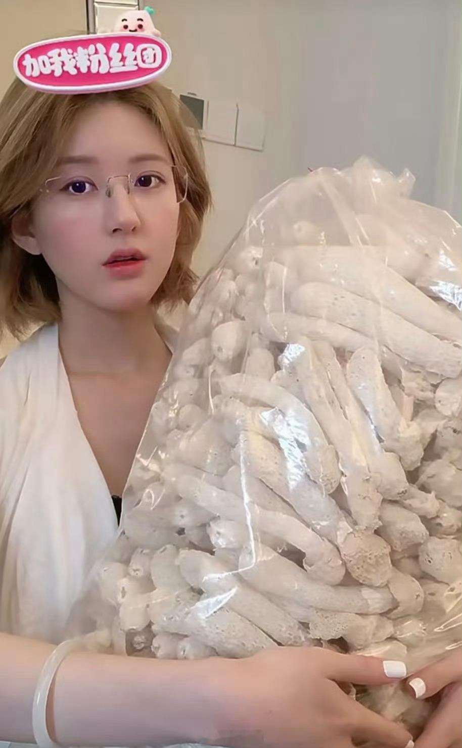 竹荪赵露思也没有指定去哪家店买，说只要是农户的都可以，这样发挥自己的影响力去助农