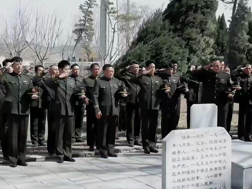 王阳把哭到腿软演出来了 别人演的是哭戏，王阳演的是一个人被抽走最后一口气的过程。
