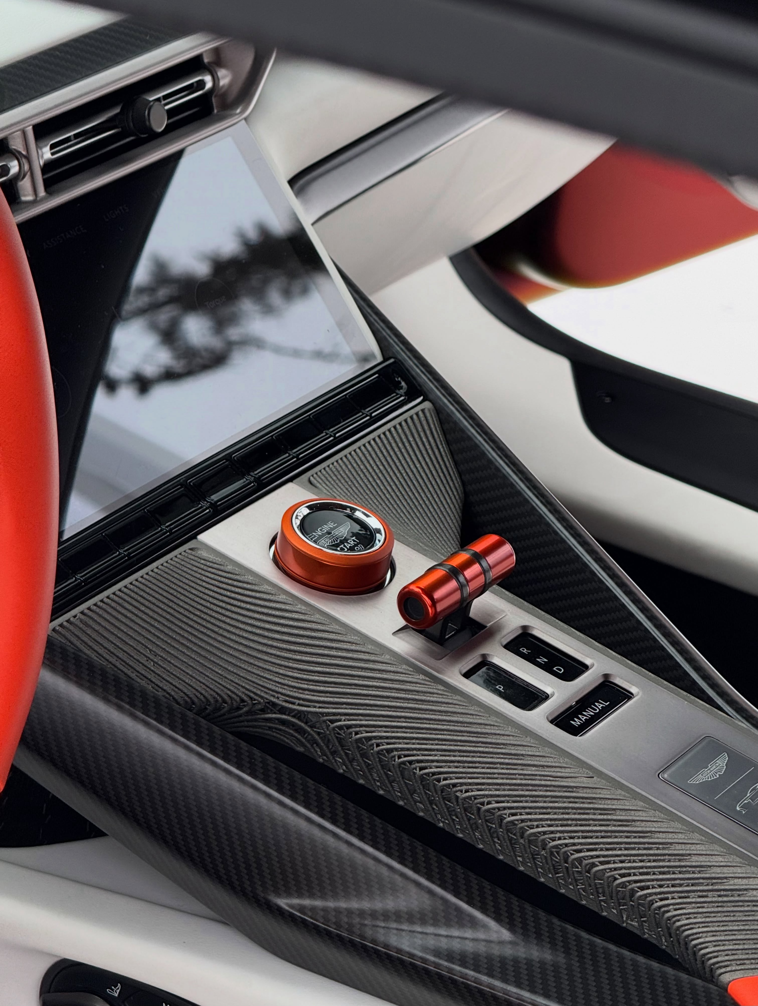 Aston Martin Valen  V12灵感来自Vantage GT4赛车