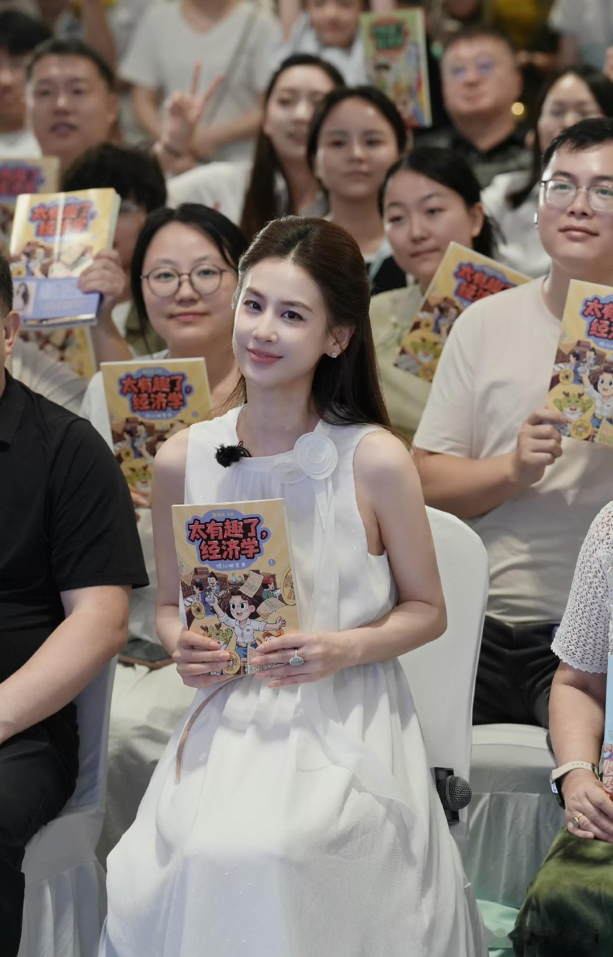 与黄圣依离婚后，杨子过得好不好，我不知道，但我可以肯定的是，离婚后的黄圣依过得非
