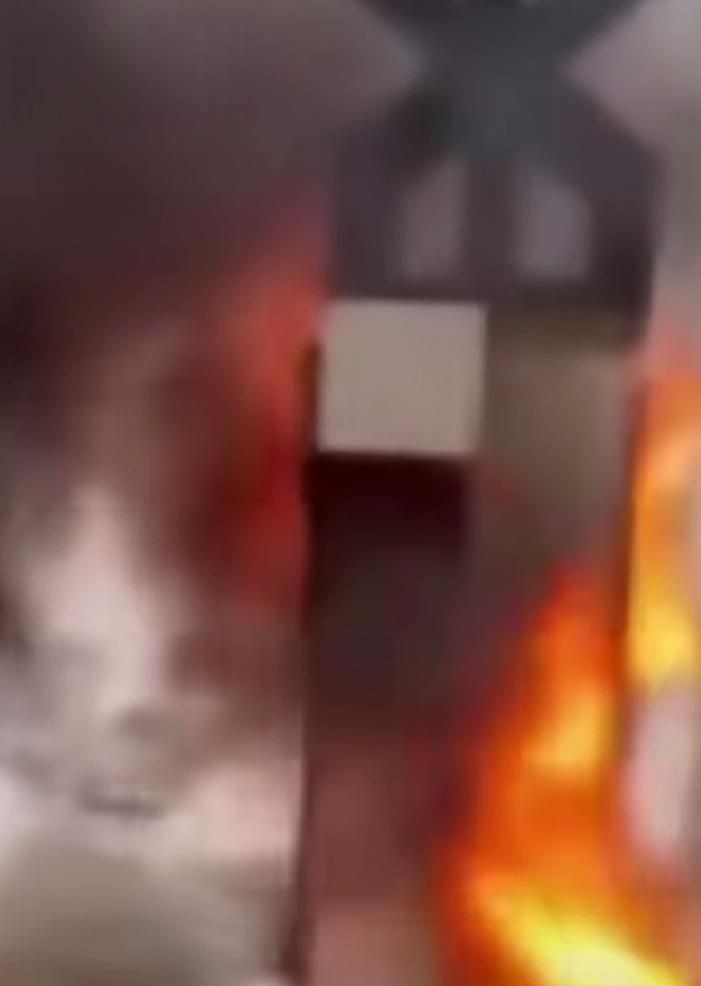 美国总统特朗普说要对和伊朗贸易的国家征税了，只要和伊朗贸易的的国家并且与美国贸易