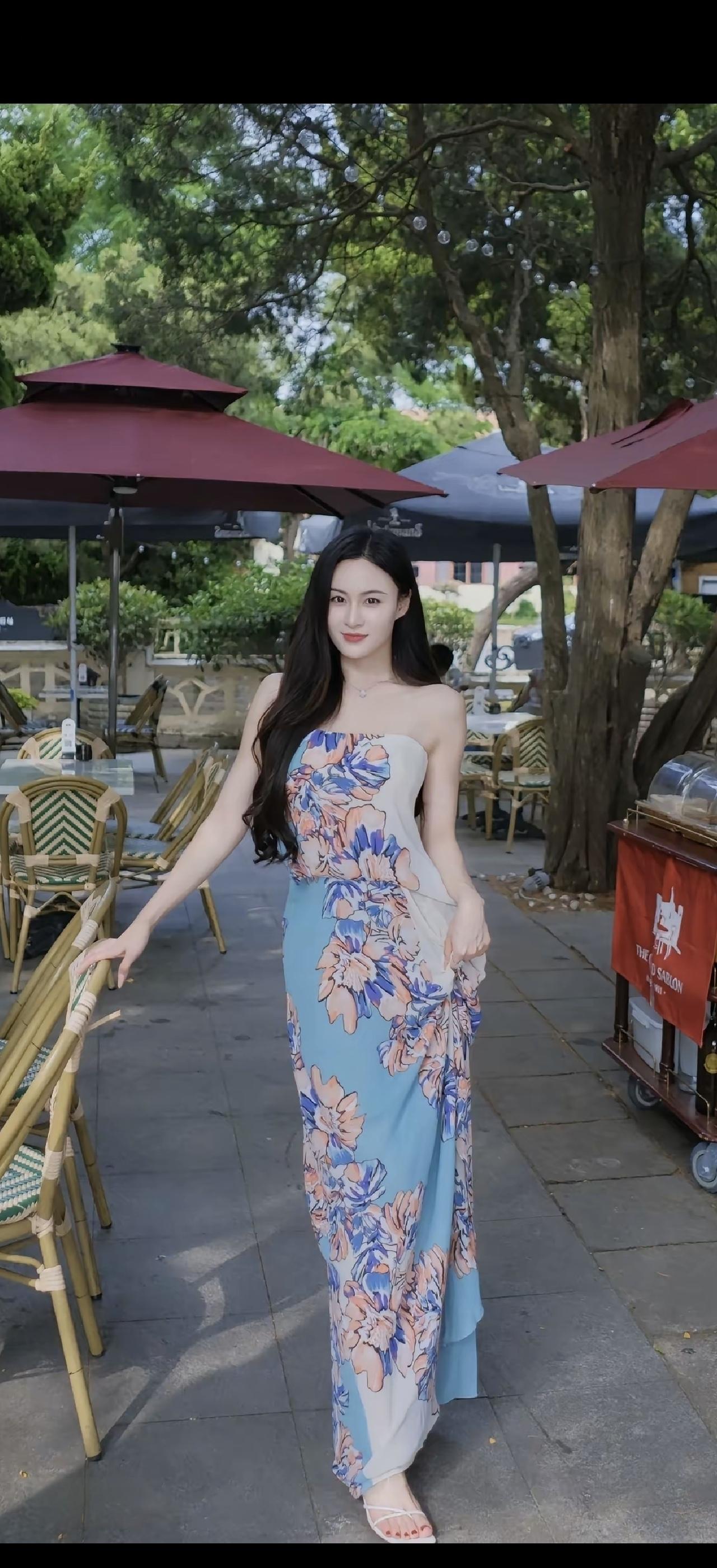 花开花落，人去人来。