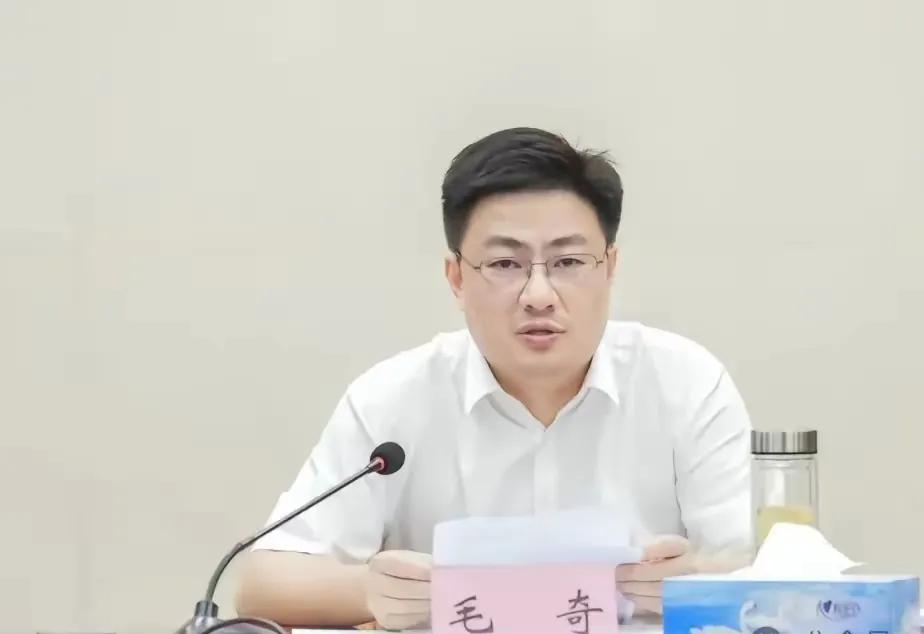 “毛奇”这个名字本属德意志建国时一位有文韬武略的著名将军。毛泽东也曾被同学们给他