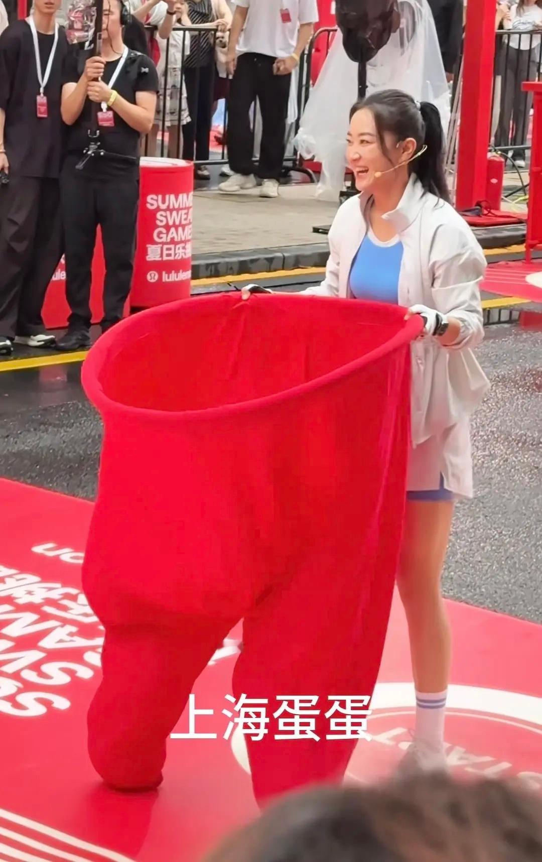 贾玲这是真瘦了一个自己吧🥹太厉害了 ​​​
