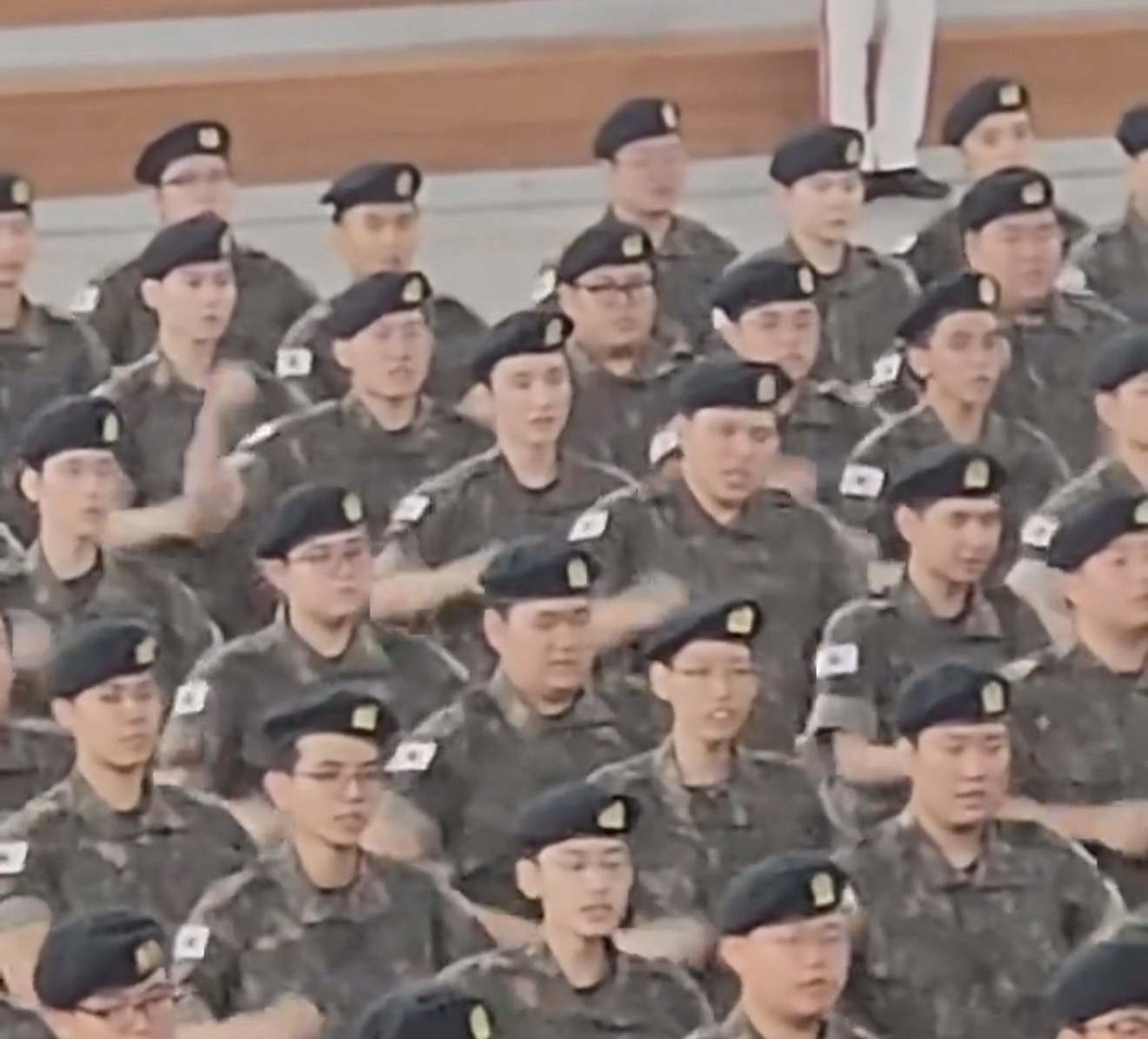 能看出来哪个是小花生吗Peanut结营Peanut回来了