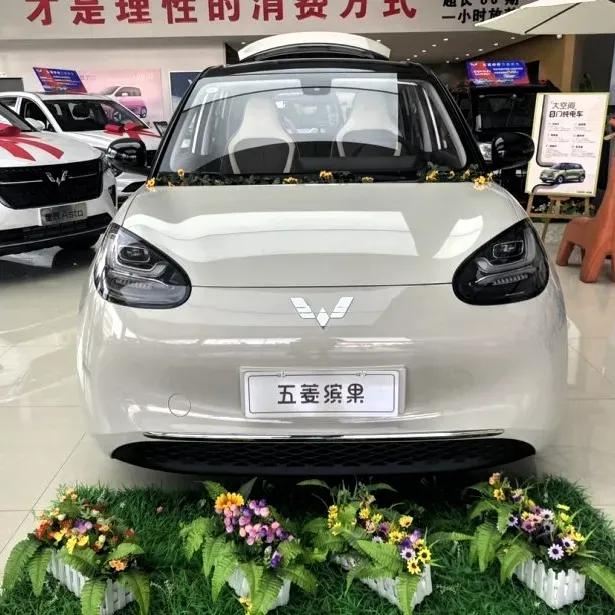 专家预测，2026年五菱汽车将有几件大事发生:
1  . 多款新车即将上市 ：五