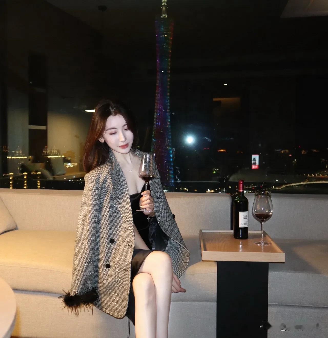 广州·小蛮腰
寂寞的夜里
我一直都在