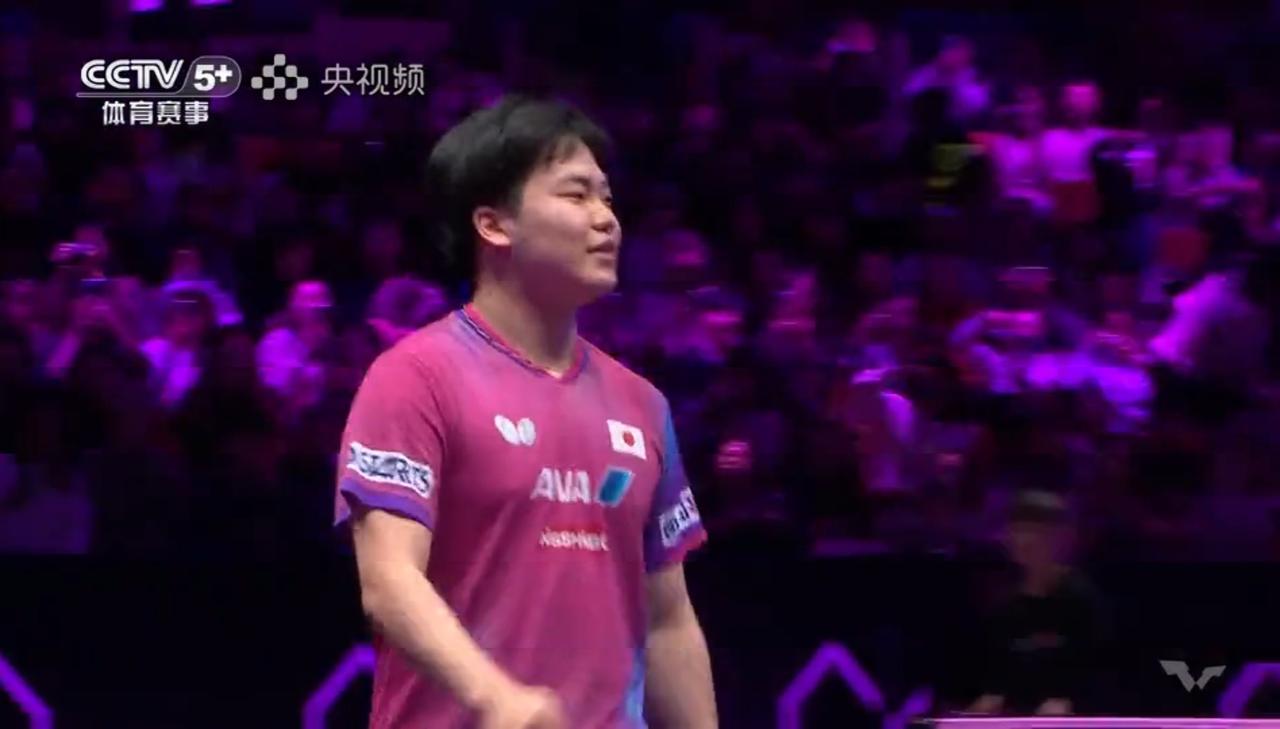 王楚钦2：4爆冷不敌松岛辉空，无缘重庆冠军赛男单四强！
七局比分分别为:11：8