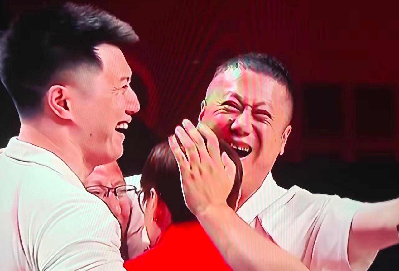赵勇和教练组正在书写中国女排队史上最荒诞的一页

主教练赌博式地轮流押宝年轻队员