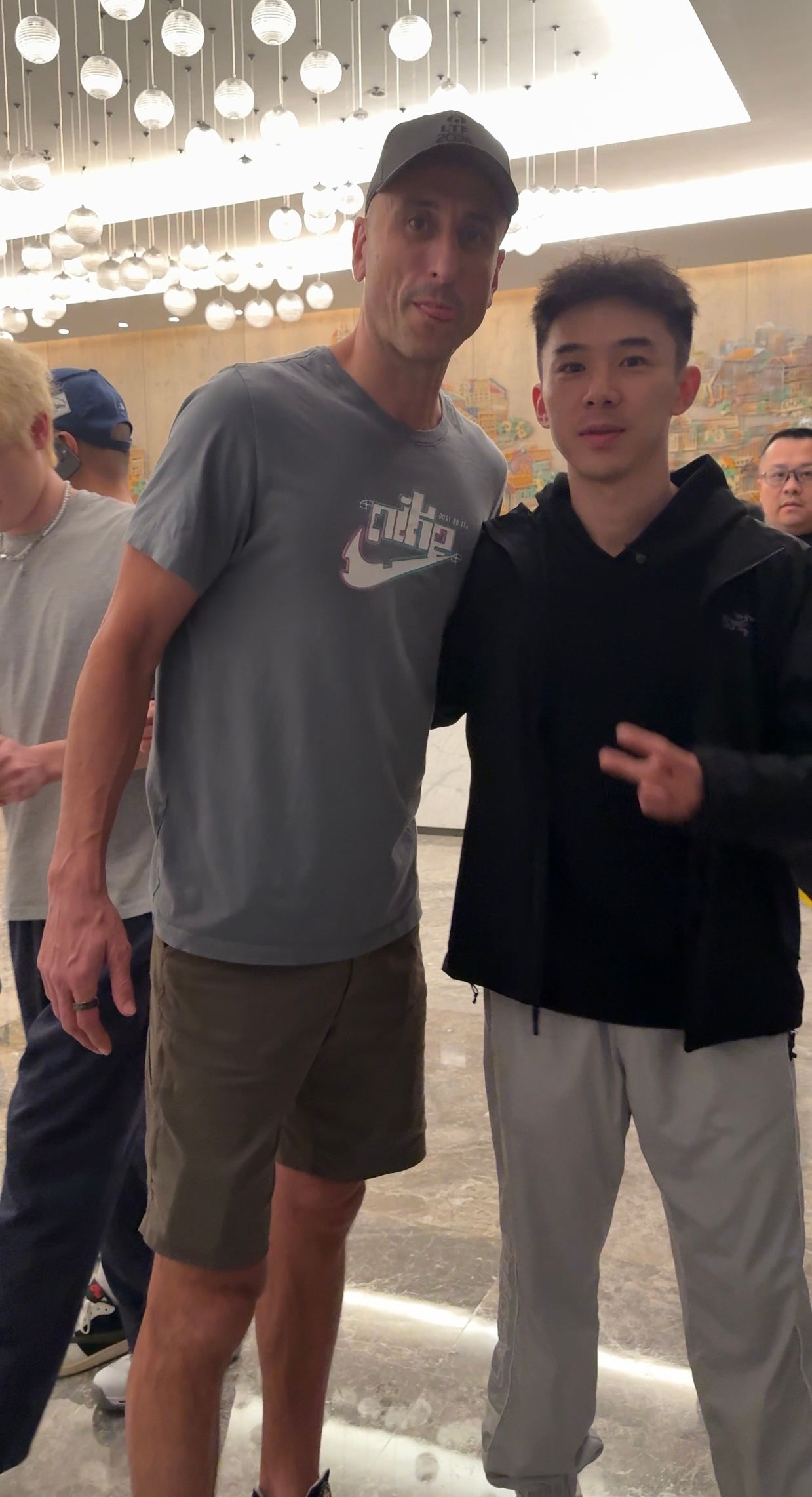 哥们你谁？金秋观赛季新赛季篮不住 ​​​