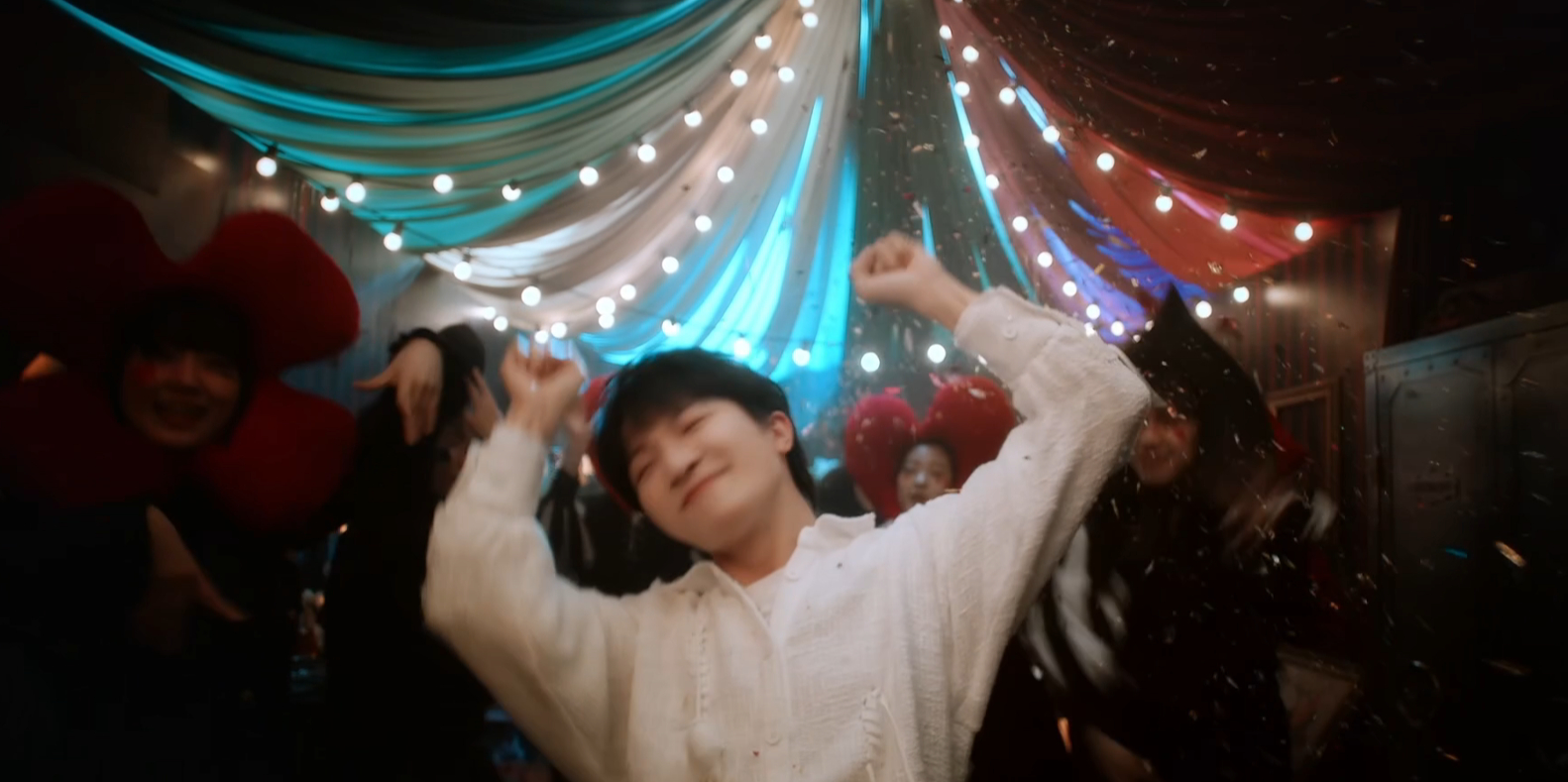 #周深新歌登陆开机动画#昨晚睡觉的时候就在想，如果今天的我一打开游戏就能听到声声