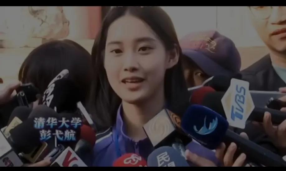 好快，一年又一年，大陆这边的学霸美女一批又一批在湾湾火了。
2023年陈诗婳、到