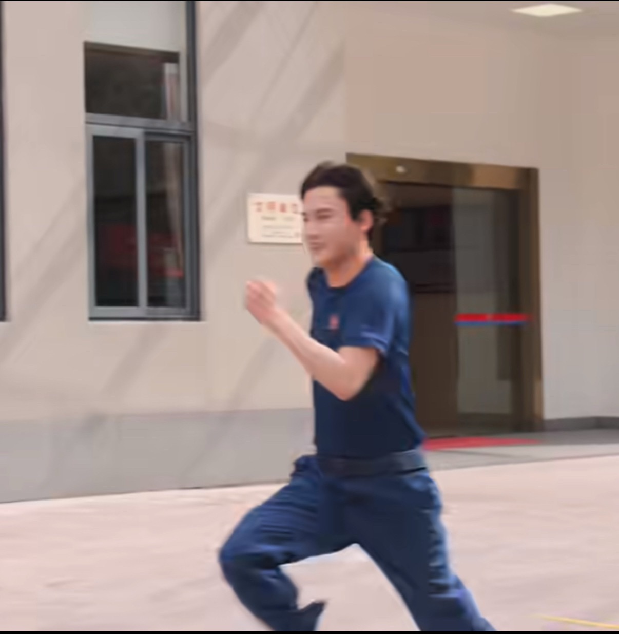 我肚子啊 ​​​