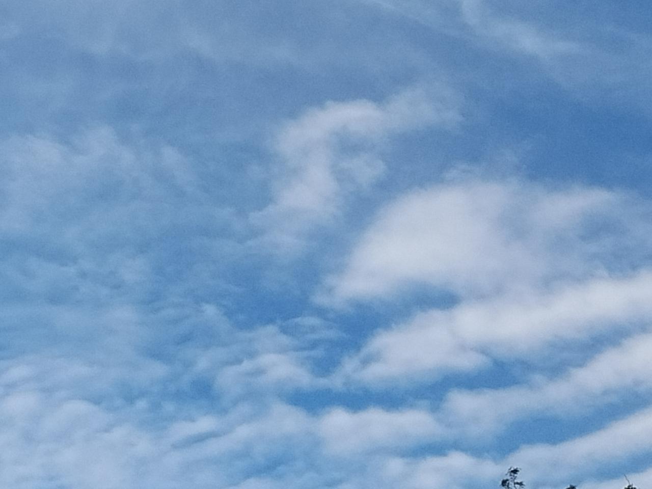 把你们天上的云发出来看看人有旦夕祸福，天有不测风云。