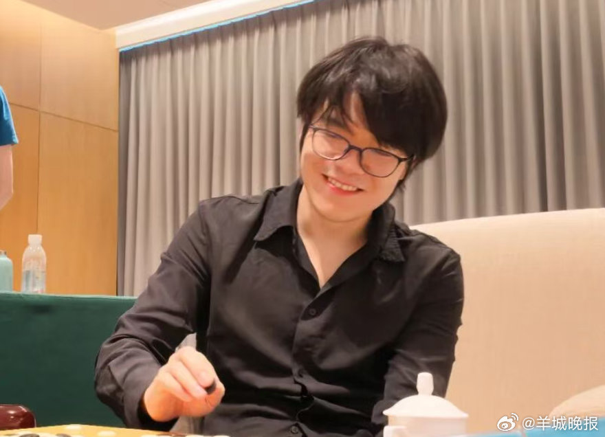 #柯洁绝地逆转党毅飞称冠王中王#【决赛绝地翻盘，柯洁击败党毅飞斩获围棋王中王争霸