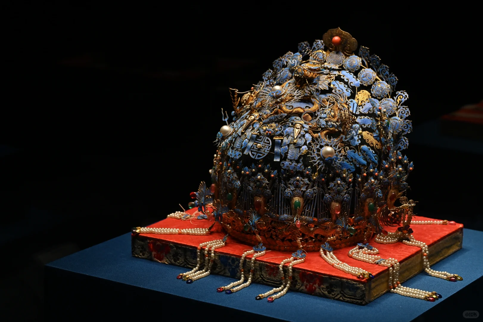 国内博物馆里传世清代凤冠天花板了