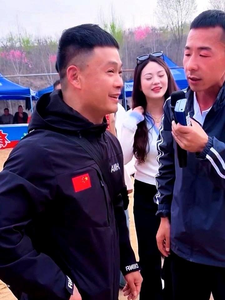 武行圈子这人情味儿，真不是盖的！

“五角豆哥哥”不远千里来捧场，现场直接炸了！