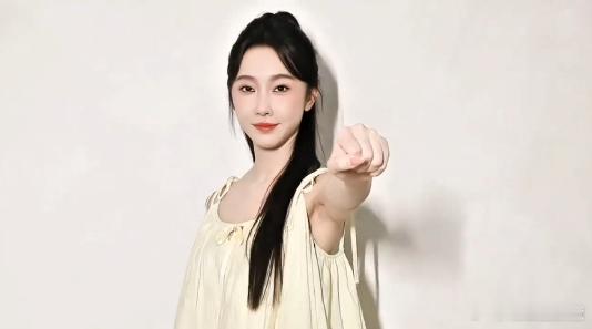 宣璐闯事业批赛道易如反掌  宣璐通过陆丹心、苏娥皇、唐歆展现了不同的事业女性形象