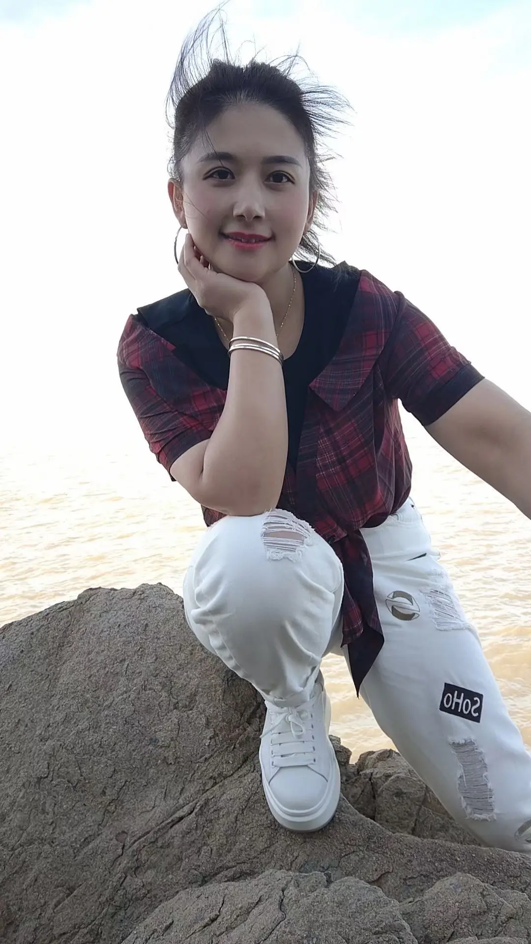 “计较里生不出慈悲，争吵里养不出优雅” 上岸先弃摆渡人，睁眼先扔手中杖...
