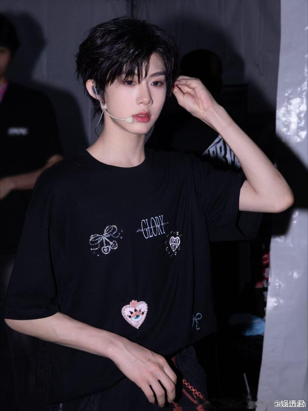 荣耀之战陈奕恒粉丝维权声明 颜值与气质并存，陈奕恒真的太好看，让人移不开眼 