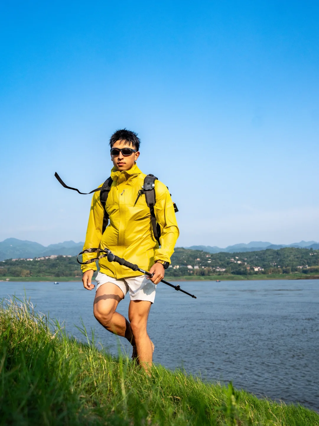 「轻履上坝，静享自然」