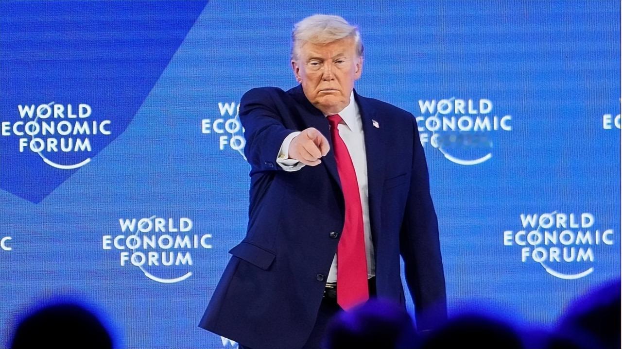 特朗普警告所有国家，禁止减持美国债，中国手里6830亿，不再奉陪

最近一段时间