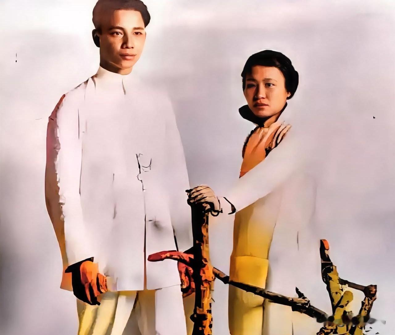 1912年，汪精卫和陈璧君结婚照。拍摄于上海。 老照片 老照片的故事 汪精卫遗孀