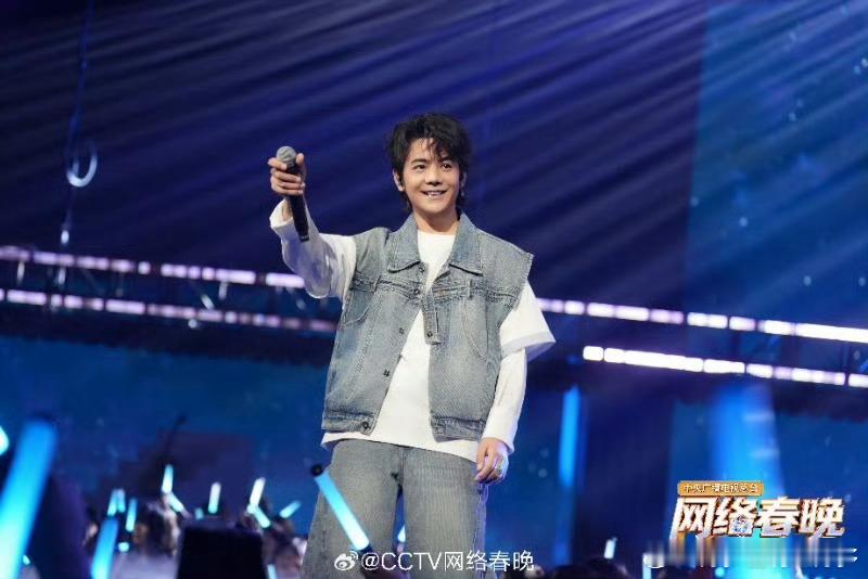 丁真 理塘rapper第一人 少年自有凌云志！丁真在网晚解锁rapper身份，舞