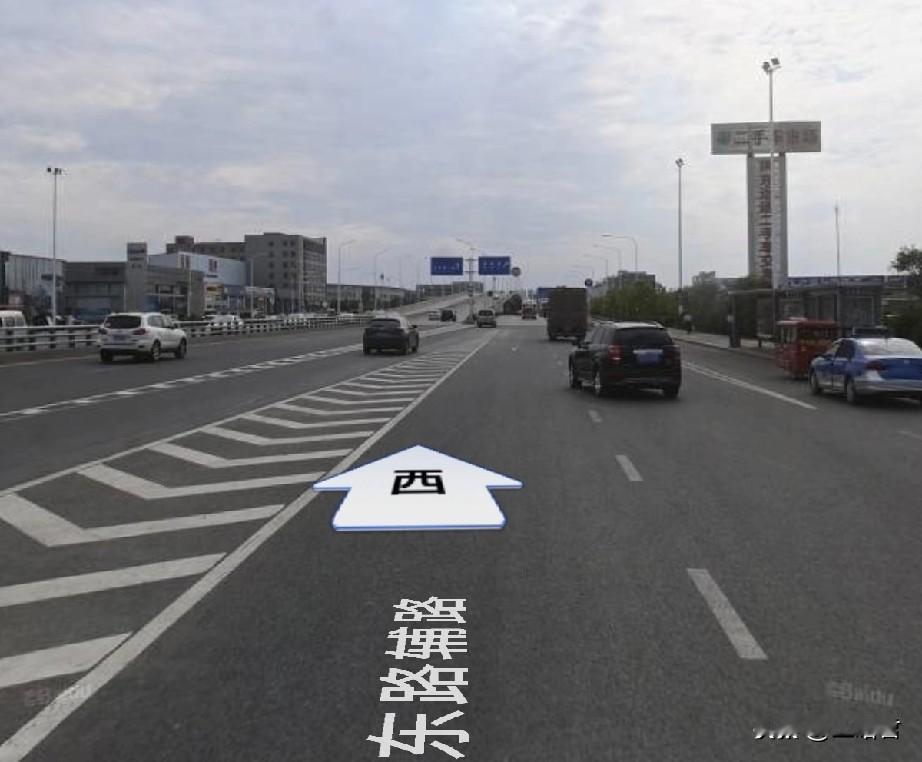 临沂河东远通门口应该安装个拍压线的摄像头。
每天下午河东远通门口高架桥必堵，大量