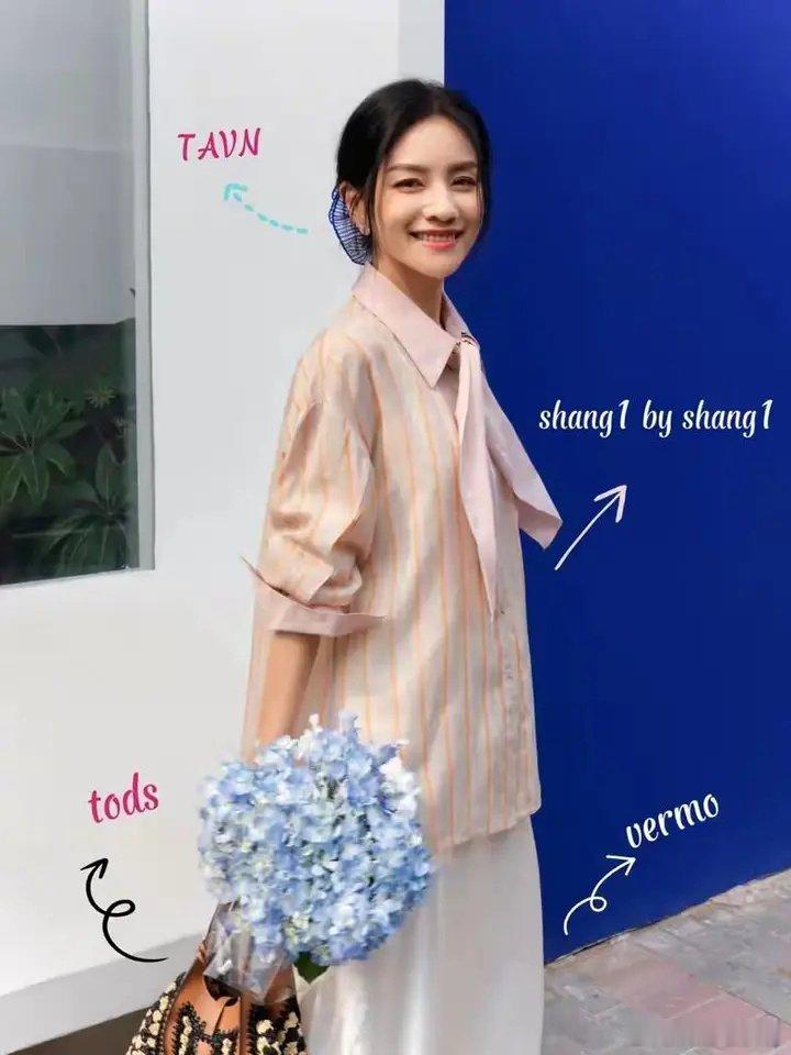 胡可出演重器重器里有胡可深耕演技，突破自我，期待胡可在重器带来不一样的角色诠释。