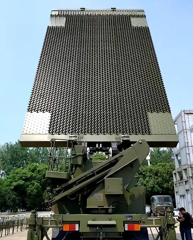 中美俄雷达差距太大！俄预警6000公里，美5500公里，中国令人意外！

俄罗斯