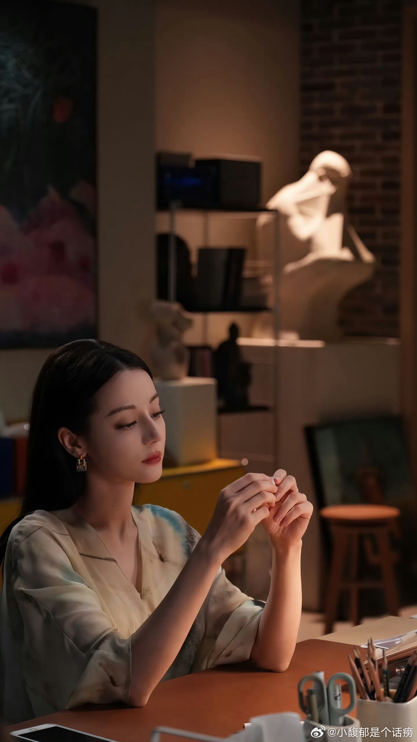 迪丽热巴聂九罗内核好强大迪丽热巴饰演的聂九罗，在清冷艺术家与猎枭战士的双面间自如