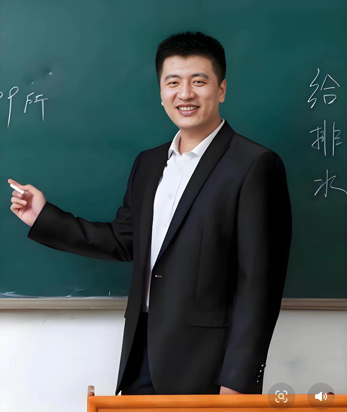 真没想到，

天天劝大家别内卷的张雪峰，

最后却把自己卷到了生命尽头！

心脏