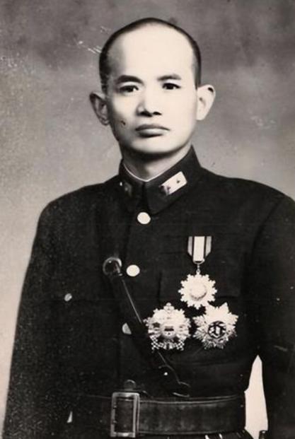 1955年，跟了蒋介石几十年、做事万分谨慎的侍卫长俞济时在家擦枪意外走火打伤大腿