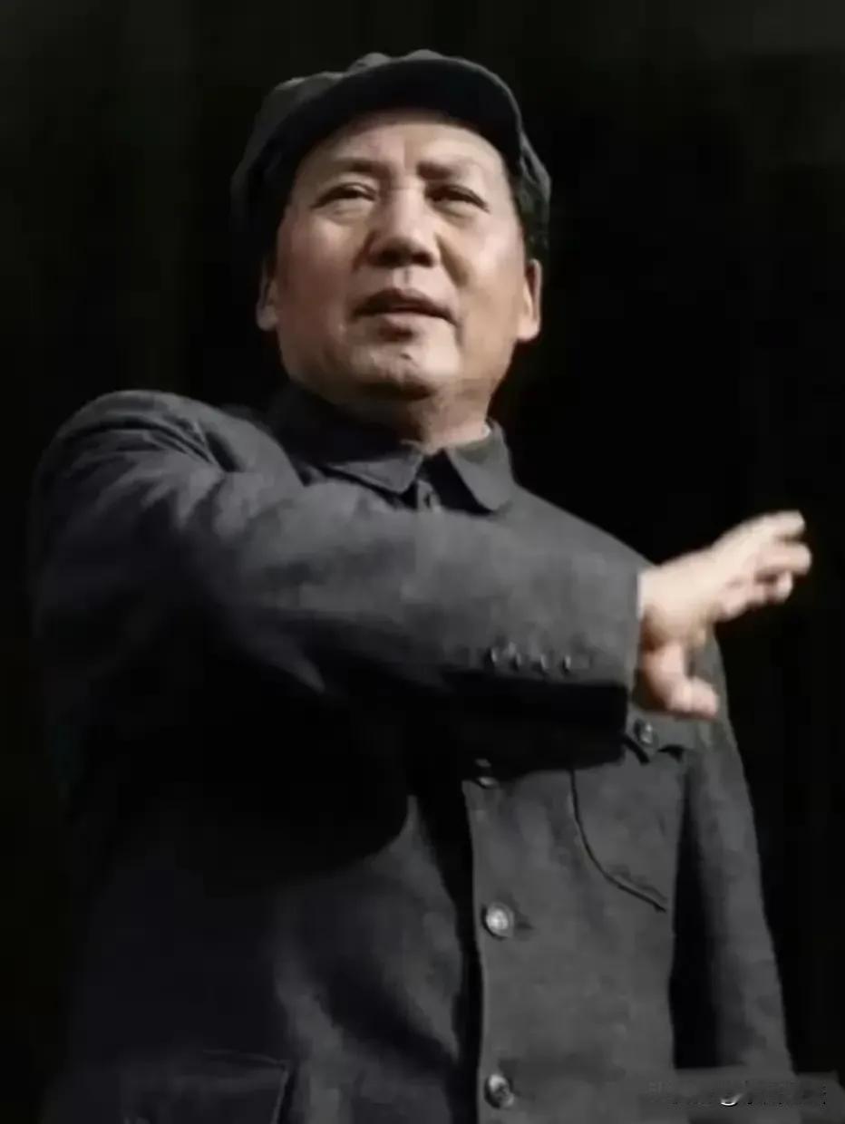 1950年初春，新中国成立后不久，毛主席庄严宣告，将收回被列强长期霸占的东交民巷
