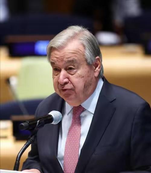 达沃斯论坛惊现荒诞一幕：特朗普高调推出所谓“和平委员会”，号称要取代联合国，10