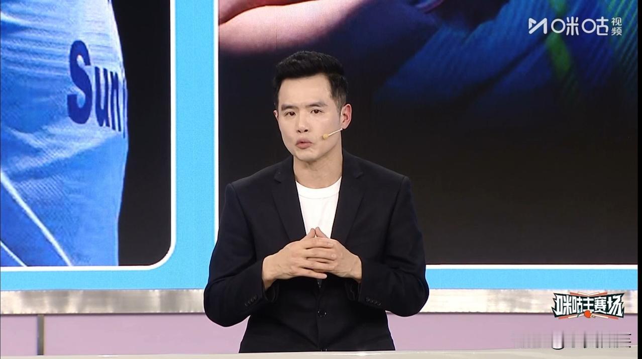 刘国正这样评价今天王楚钦与张本智和的比赛。
刘国正说，今天这场球王楚钦确实遇到了