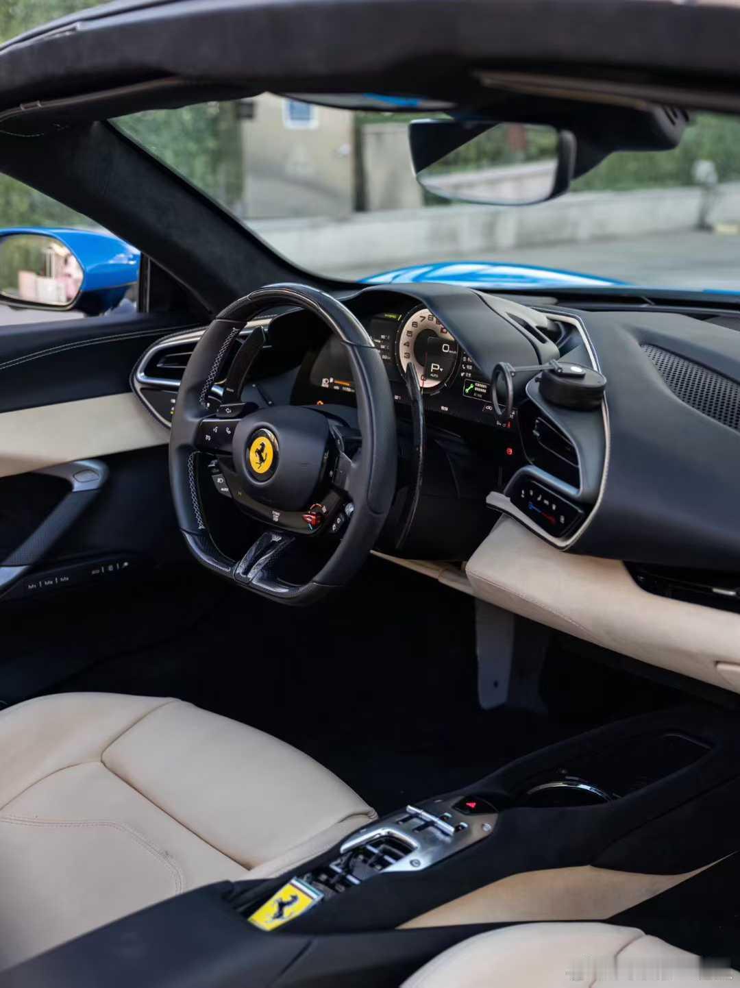 法拉利296GTS 特选Azzurro Dino定制车漆，24年上牌，行驶118