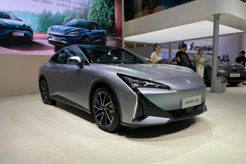 【极狐阿尔法S5限时预售：17.48万起】粤港澳车展上，极狐阿尔法S5发布限时预