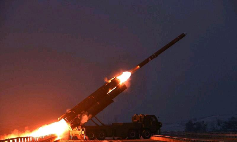 朝中社12月29日报道，朝鲜前一天在西部海域进行了远程战略巡航导弹发射训练，朝鲜